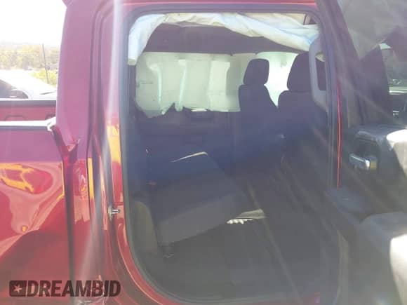 2021 Chevrolet Silverado 1500 LT z VIN 1GCUYDED3MZ395046, wystawiony jako IAAI lot #43329973 z przebiegiem 45 512 mil mil oraz . Historia ofert i sprzedaży dostępna na DreamBid. Obrazek 8.