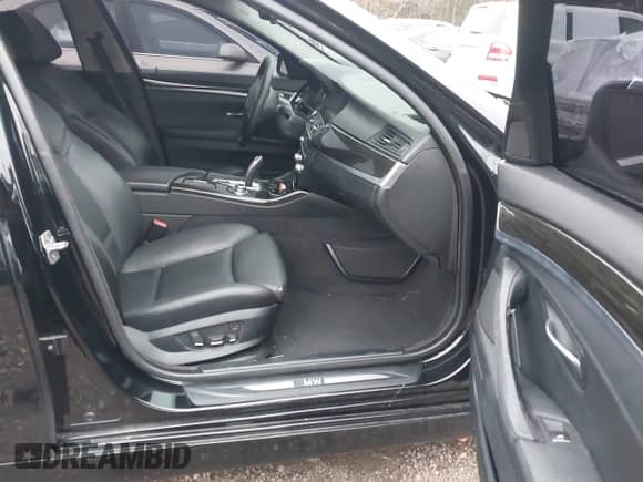 2013 BMW 5 Series 528i с VIN WBAXG5C54DD231297, выставлен на аукционе IAAI как лот 41209069 с пробегом 79 878 миль миль и . История ставок и продаж доступна на DreamBid. Изображение 5.