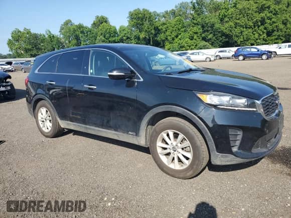 2020 Kia Sorento LX z VIN 5XYPGDA51LG619152, wystawiony jako Copart lot #62374995 z przebiegiem 116 164 mil mil oraz Szkoda całkowita • Salvage title. Historia ofert i sprzedaży dostępna na DreamBid. Obrazek 4.