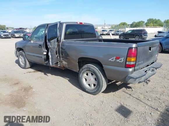 2006 GMC Sierra 1500 SLE with VIN 1GTEK19V16E195512, listed as a IAAI auction lot 43196334 with 230,062 mi miles and . Bid and sale history available at DreamBid. Image 3.