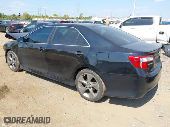 2014 Toyota Camry L with VIN 4T1BF1FK8EU829691, listed as a IAAI auction lot 43259501 with 183,260 mi miles and . Bid and sale history available at DreamBid. Image 3.