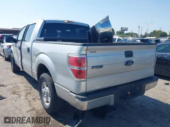 2013 Ford F-150 XL z VIN 1FTFW1CT3DFB23444, wystawiony jako IAAI lot #43152065 z przebiegiem 290 643 mil mil oraz . Historia ofert i sprzedaży dostępna na DreamBid. Obrazek 3.