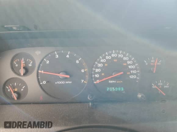 2000 Jeep Grand Cherokee Limited с VIN 1J4GW58S9YC397339, выставлен на аукционе Copart как лот 84960754 с пробегом 205 983 миль миль и Списание • Salvage title. История ставок и продаж доступна на DreamBid. Изображение 9.