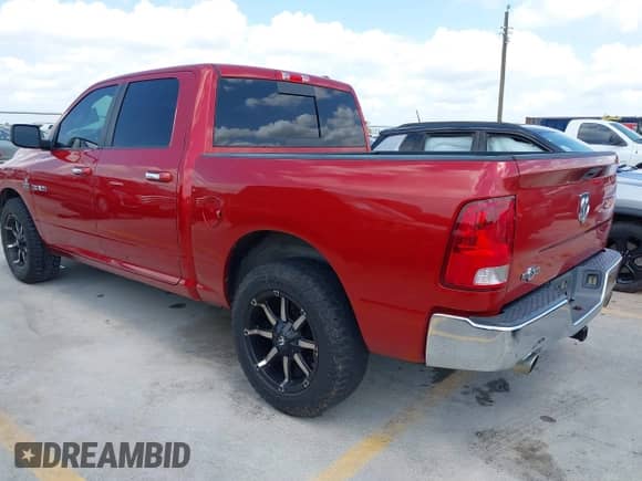 2009 Dodge 1500 Sport z VIN 1D3HB13T49J501996, wystawiony jako IAAI lot #42550456 z przebiegiem 148 884 mil mil oraz . Historia ofert i sprzedaży dostępna na DreamBid. Obrazek 3.