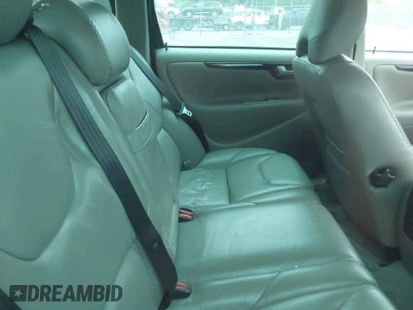 2007 Volvo XC70 with VIN YV4SZ592371258059, listed as a IAAI auction lot 42629411 with 145,008 mi miles and . Bid and sale history available at DreamBid. Image 8.