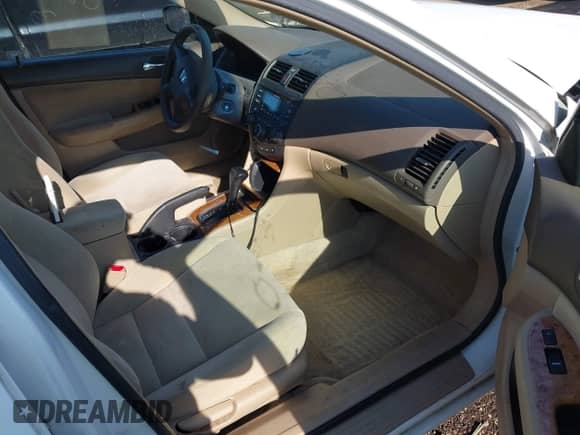 2005 Honda Accord EX with VIN 1HGCM56795A086155, listed as a IAAI auction lot 42705472 with 197,971 mi miles and . Bid and sale history available at DreamBid. Image 5.