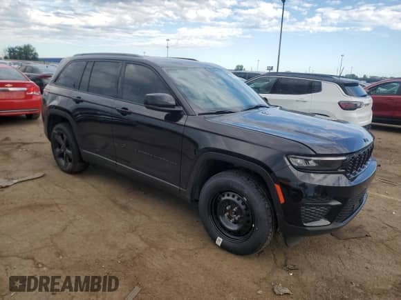 2025 Jeep Grand Cherokee Altitude z VIN 1C4RJHAG5SC300844, wystawiony jako Copart lot #62761175 z przebiegiem Nie podano mil oraz Czysty tytuł • Clean title. Historia ofert i sprzedaży dostępna na DreamBid. Obrazek 4.