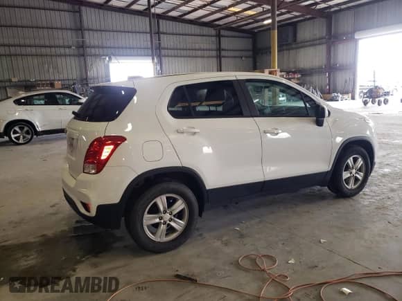2022 Chevrolet Trax LS с VIN KL7CJKSM3NB527738, выставлен на аукционе Copart как лот 64237035 с пробегом 79 796 миль миль и Списание • Salvage title. История ставок и продаж доступна на DreamBid. Изображение 3.