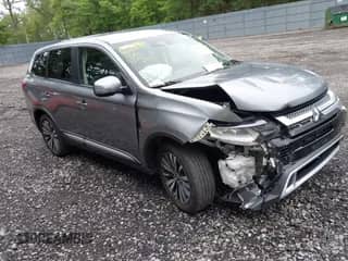 2020 Mitsubishi Outlander SE z VIN JA4AD3A37LZ022025, wystawiony jako IAAI lot #42886692 z przebiegiem 102 017 mil mil oraz . Historia ofert i sprzedaży dostępna na DreamBid. Obrazek 1.