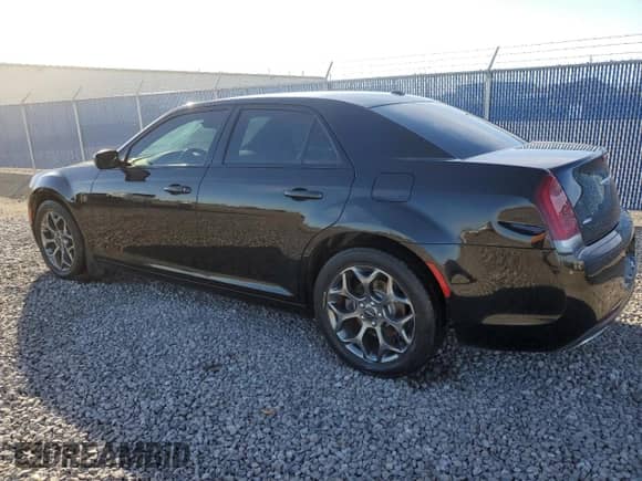 2017 Chrysler 300 S z VIN 2C3CCAGG8HH597228, wystawiony jako Copart lot #86149115 z przebiegiem 122 651 mil mil oraz Czysty tytuł • Clean title. Historia ofert i sprzedaży dostępna na DreamBid. Obrazek 2.