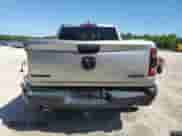 2024 Ram 1500 Big Horn z VIN 1C6SRFFT5RN135131, wystawiony jako Copart lot #52773895 z przebiegiem 33 409 mil mil oraz Szkoda całkowita • Salvage title. Historia ofert i sprzedaży dostępna na DreamBid. Obrazek 6.