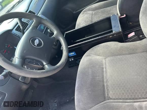 2016 Chevrolet Impala Police Police с VIN 2G1WD5E37G1104426, выставлен на аукционе Copart как лот 82096935 с пробегом 95 544 миль миль и Чистый • Clean title. История ставок и продаж доступна на DreamBid. Изображение 14.