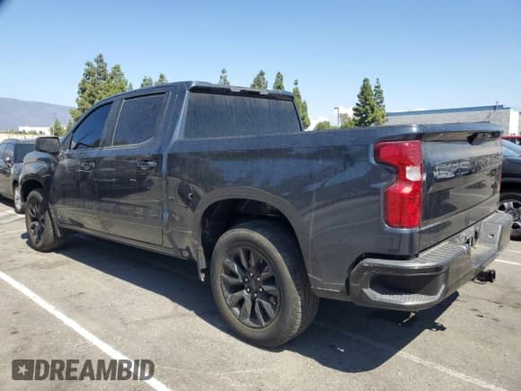 2022 Chevrolet Silverado 1500 LT z VIN 1GCPWCED3NZ105046, wystawiony jako Copart lot #81618725 z przebiegiem 50 152 mil mil oraz Szkoda całkowita • Salvage title. Historia ofert i sprzedaży dostępna na DreamBid. Obrazek 2.