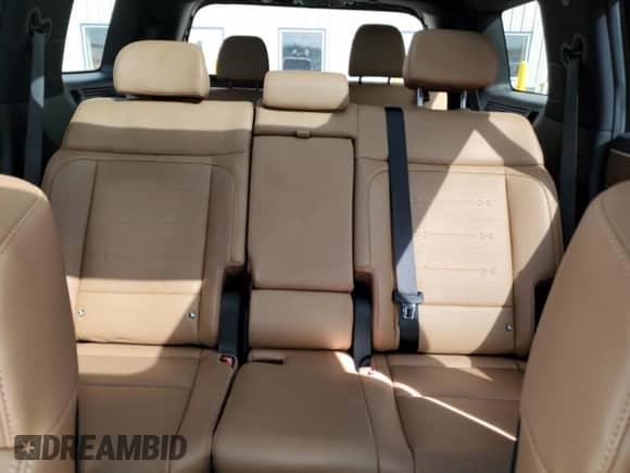 2024 Hyundai Santa Fe Limited with VIN 5NMP4DGL3RH060085, listed as a Copart auction lot 70750035 with 10,700 mi miles and Salvage title. Bid and sale history available at DreamBid. Image 10.