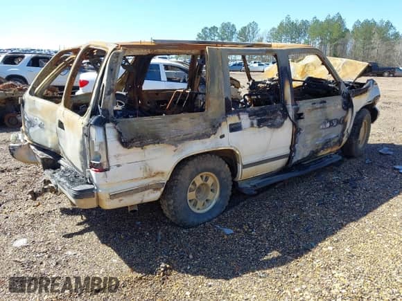 1999 Chevrolet Tahoe с VIN 1GNEC13R3XJ562550, выставлен на аукционе IAAI как лот 41755734 с пробегом Не указан миль и . История ставок и продаж доступна на DreamBid. Изображение 4.