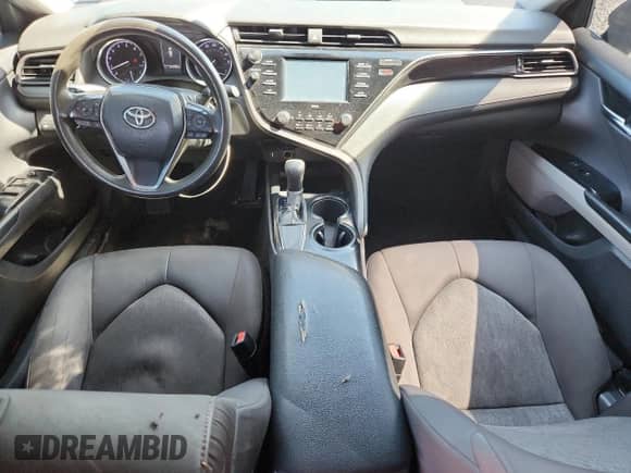 2020 Toyota Camry LE z VIN 4T1C11AK4LU353558, wystawiony jako Copart lot #82693935 z przebiegiem 144 786 mil mil oraz Nie do naprawy • Non repairable. Historia ofert i sprzedaży dostępna na DreamBid. Obrazek 8.