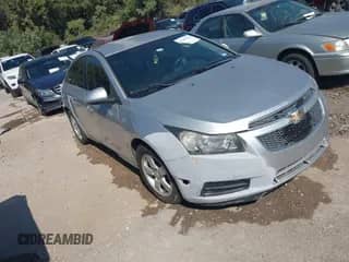 2014 Chevrolet Cruze 1LT с VIN 1G1PC5SB3E7409795, выставлен на аукционе IAAI как лот 43481284 с пробегом 119 066 миль миль и . История ставок и продаж доступна на DreamBid. Изображение 1.