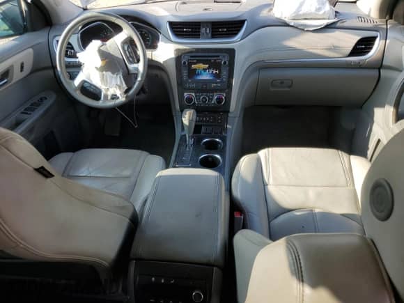 2015 Chevrolet Traverse LT с VIN 1GNKRHKDXFJ259621, выставлен на аукционе Copart как лот 70179005 с пробегом 160 291 миль миль и Списание • Salvage title. История ставок и продаж доступна на DreamBid. Изображение 8.