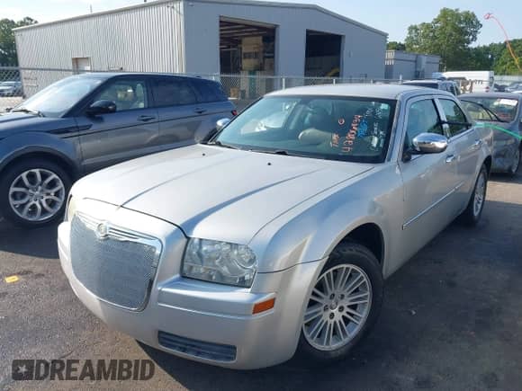 2009 Chrysler 300 LX с VIN 2C3KA43D59H614566, выставлен на аукционе IAAI как лот 42806434 с пробегом Не указан миль и . История ставок и продаж доступна на DreamBid. Изображение 2.