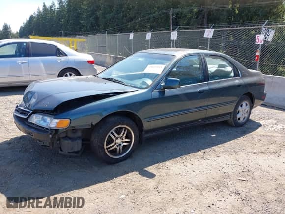 1996 Honda Accord EX z VIN 1HGCE6677TA011051, wystawiony jako IAAI lot #42819913 z przebiegiem 192 879 mil mil oraz . Historia ofert i sprzedaży dostępna na DreamBid. Obrazek 18.