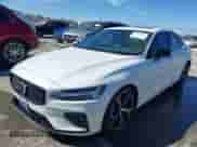 2024 Volvo S60 Core Dark Theme с VIN 7JRL12TK5RG303283, выставлен на аукционе IAAI как лот 41793328 с пробегом 22 498 миль миль и . История ставок и продаж доступна на DreamBid. Изображение 2.