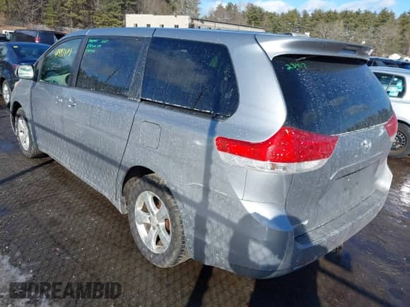 2011 Toyota Sienna with VIN 5TDKA3DC2BS006412, listed as a IAAI auction lot 41493473 with 162,063 mi miles and . Bid and sale history available at DreamBid. Image 3.