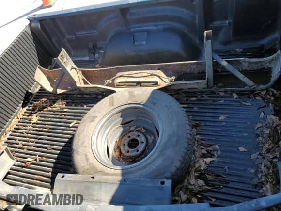 1995 Dodge Dakota с VIN 1B7GL23X3SS136589, выставлен на аукционе Copart как лот 86889194 с пробегом 126 001 миль миль и Списание • Salvage title. История ставок и продаж доступна на DreamBid. Изображение 12.