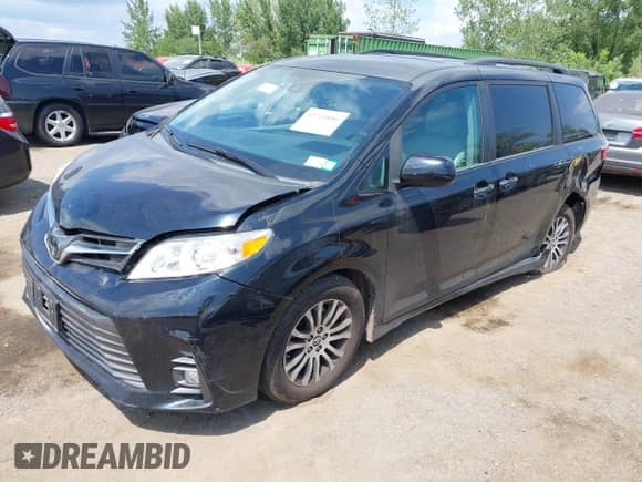 2019 Toyota Sienna XLE Auto Access Seat with VIN 5TDYZ3DC6KS005878, listed as a IAAI auction lot 42760886 with 79,914 mi miles and . Bid and sale history available at DreamBid. Image 2.