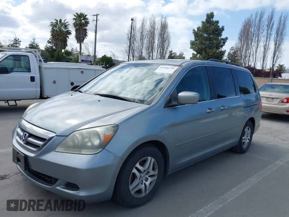 2007 Honda Odyssey EX-L с VIN 5FNRL38727B017587, выставлен на аукционе IAAI как лот 41900739 с пробегом 216 909 миль миль и . История ставок и продаж доступна на DreamBid. Изображение 6.