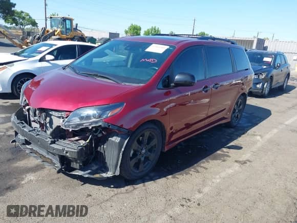 2020 Toyota Sienna SE z VIN 5TDXZ3DC8LS053685, wystawiony jako IAAI lot #42304380 z przebiegiem 40 812 mil mil oraz . Historia ofert i sprzedaży dostępna na DreamBid. Obrazek 2.