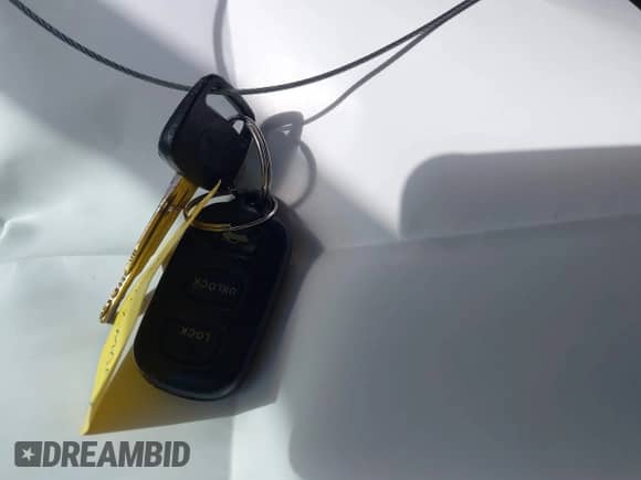 2003 Toyota Camry LE z VIN 4T1BE32K93U193977, wystawiony jako IAAI lot #43391387 z przebiegiem 84 896 mil mil oraz . Historia ofert i sprzedaży dostępna na DreamBid. Obrazek 11.