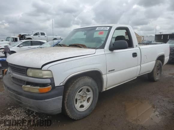 2002 Chevrolet Silverado 1500 z VIN 1GCEC14W32Z142164, wystawiony jako Copart lot #58081025 z przebiegiem 162 501 mil mil oraz Szkoda całkowita • Salvage title. Historia ofert i sprzedaży dostępna na DreamBid. Obrazek 1.
