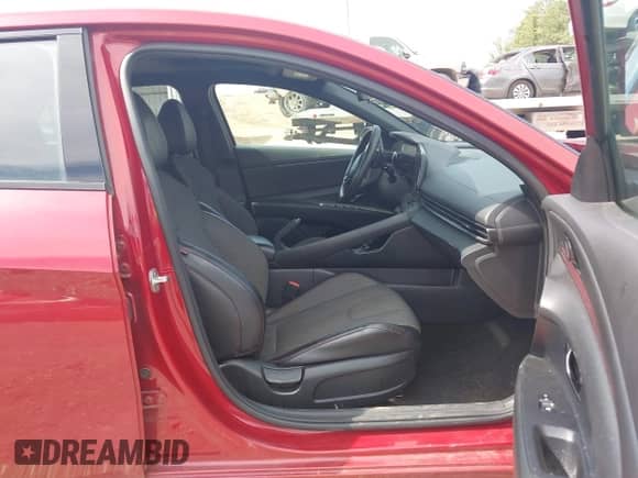 2024 Hyundai Elantra N Line z VIN KMHLR4DF2RU795871, wystawiony jako IAAI lot #42513157 z przebiegiem 35 799 mil mil oraz . Historia ofert i sprzedaży dostępna na DreamBid. Obrazek 5.