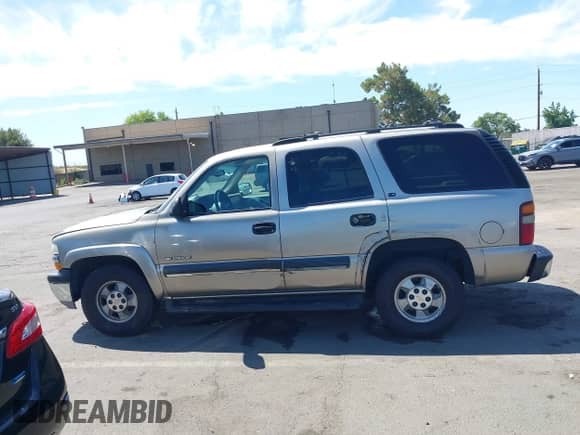 2002 Chevrolet Tahoe LS с VIN 1GNEC13V42R237574, выставлен на аукционе IAAI как лот 42817173 с пробегом 201 078 миль миль и . История ставок и продаж доступна на DreamBid. Изображение 14.