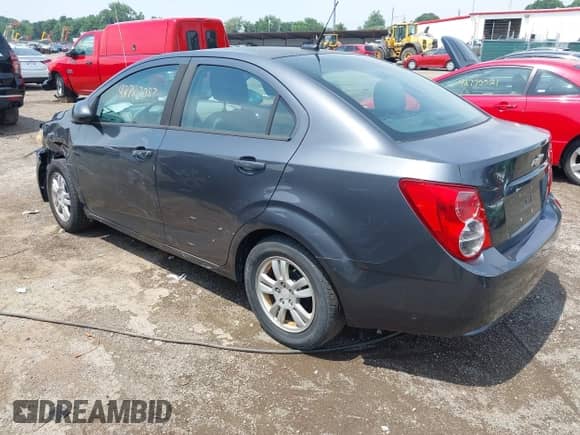 2012 Chevrolet Sonic LS с VIN 1G1JA5SH4C4231023, выставлен на аукционе IAAI как лот 42782087 с пробегом 99 229 миль миль и . История ставок и продаж доступна на DreamBid. Изображение 3.