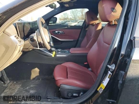 2023 BMW 3 Series 330e xDrive z VIN 3MW39FS09P8D11748, wystawiony jako Copart lot #44185745 z przebiegiem 42 618 mil mil oraz Czysty tytuł • Clean title. Historia ofert i sprzedaży dostępna na DreamBid. Obrazek 7.