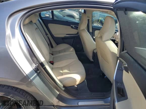 2018 Volvo S60 Inscription z VIN LYV402TK2JB161884, wystawiony jako Copart lot #52506674 z przebiegiem 91 954 mil mil oraz Szkoda całkowita • Salvage title. Historia ofert i sprzedaży dostępna na DreamBid. Obrazek 10.