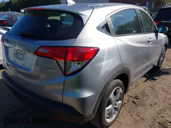 2021 Honda HR-V LX with VIN 3CZRU6H37MM723449, listed as a IAAI auction lot 43080147 with 32,093 mi miles and . Bid and sale history available at DreamBid. Image 4.