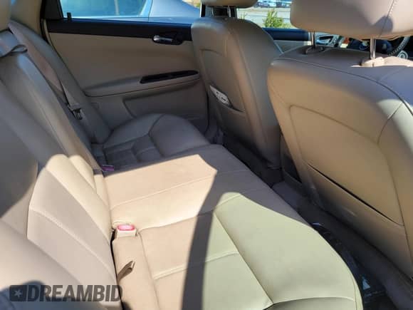 2011 Chevrolet Impala LT Retail с VIN 2G1WB5EK5B1145854, выставлен на аукционе IAAI как лот 42727353 с пробегом 213 328 миль миль и . История ставок и продаж доступна на DreamBid. Изображение 7.