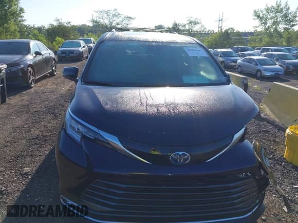2025 Toyota Sienna Limited с VIN 5TDZSKFC1SS172228, выставлен на аукционе IAAI как лот 42951101 с пробегом 10 641 миль миль и . История ставок и продаж доступна на DreamBid. Изображение 12.