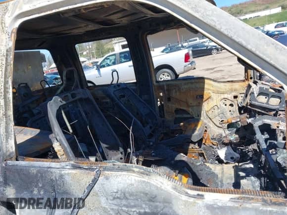 2011 Ford F-250 XL с VIN 1FT7W2B66BEA01931, выставлен на аукционе IAAI как лот 41964256 с пробегом Не указан миль и . История ставок и продаж доступна на DreamBid. Изображение 5.