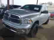 2017 Ram 1500 Big Horn z VIN 1C6RR6LT3HS582981, wystawiony jako IAAI lot #41682102 z przebiegiem 125 538 mil mil oraz . Historia ofert i sprzedaży dostępna na DreamBid. Obrazek 2.