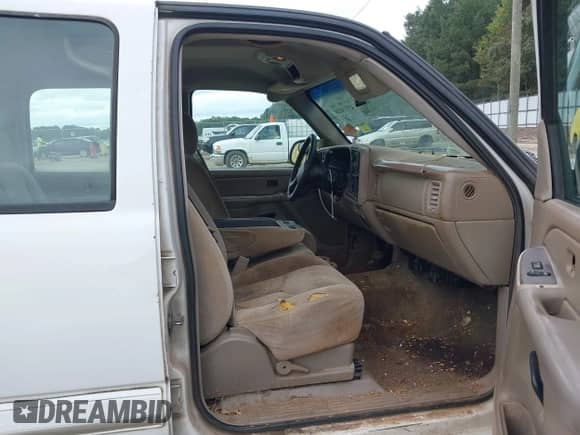 2004 Chevrolet Silverado 2500 LS with VIN 1GCGK23U14F231947, listed as a IAAI auction lot 43333020 with 340,259 mi miles and . Bid and sale history available at DreamBid. Image 5.