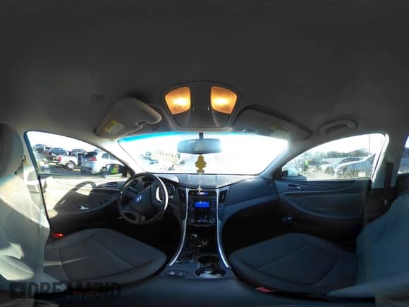 2013 Hyundai Sonata GLS z VIN 5NPEB4AC5DH681524, wystawiony jako IAAI lot #43471314 z przebiegiem 93 396 mil mil oraz . Historia ofert i sprzedaży dostępna na DreamBid. Obrazek 20.