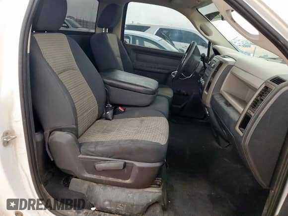 2012 Ram 1500 ST z VIN 3C6JD6DP3CG136360, wystawiony jako Copart lot #62033915 z przebiegiem 159 430 mil mil oraz Czysty tytuł • Clean title. Historia ofert i sprzedaży dostępna na DreamBid. Obrazek 10.