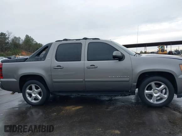 2007 Chevrolet Avalanche 3LT с VIN 3GNEC12097G130145, выставлен на аукционе IAAI как лот 41375179 с пробегом 236 258 миль миль и . История ставок и продаж доступна на DreamBid. Изображение 13.