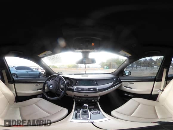 2013 BMW 5 Series 535i Gran Turismo xDrive с VIN WBASP2C55DC339748, выставлен на аукционе IAAI как лот 43339619 с пробегом 80 454 миль миль и . История ставок и продаж доступна на DreamBid. Изображение 18.