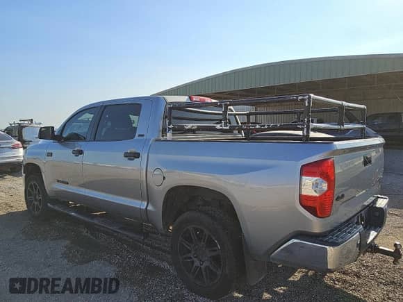 2019 Toyota Tundra SR5 z VIN 5TFDW5F1XKX856218, wystawiony jako Copart lot #86442695 z przebiegiem 65 348 mil mil oraz Czysty tytuł • Clean title. Historia ofert i sprzedaży dostępna na DreamBid. Obrazek 2.