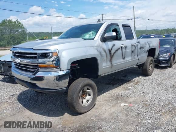 2019 Chevrolet Silverado 1500 LT z VIN 2GCRCPEC3K1155546, wystawiony jako IAAI lot #42418387 z przebiegiem 84 323 mil mil oraz . Historia ofert i sprzedaży dostępna na DreamBid. Obrazek 19.