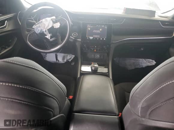 2024 Jeep Grand Cherokee Altitude z VIN 1C4RJGAG8RC163533, wystawiony jako Copart lot #66892045 z przebiegiem 13 514 mil mil oraz Szkoda całkowita • Salvage title. Historia ofert i sprzedaży dostępna na DreamBid. Obrazek 8.